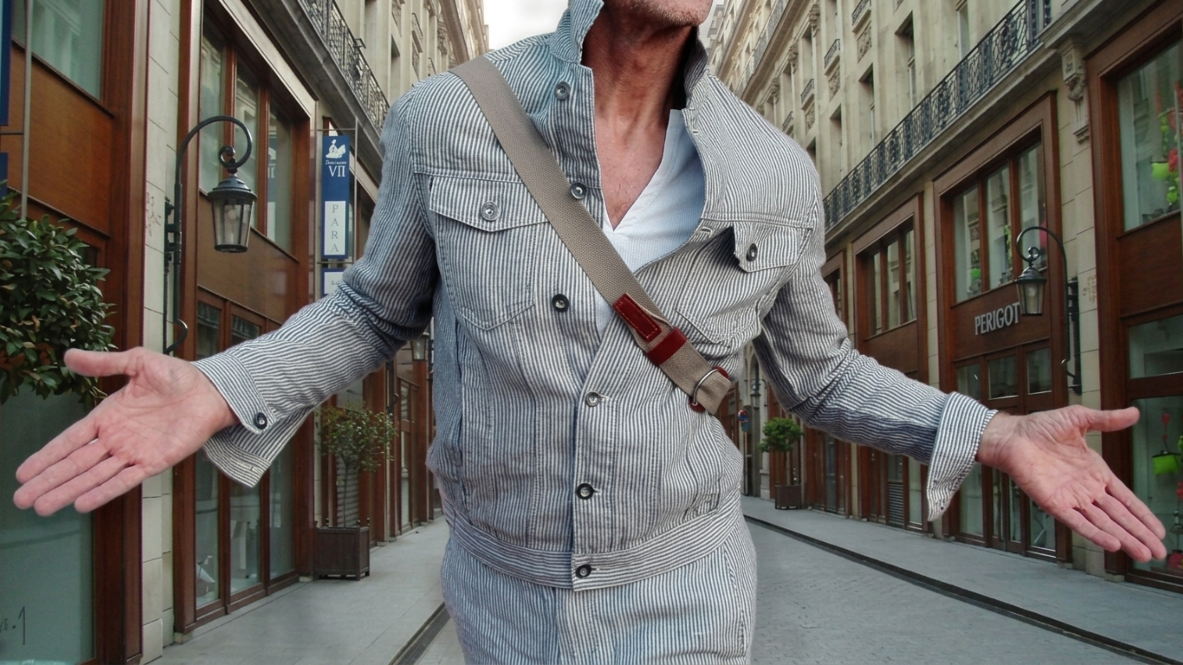 Bandolier Review: The Original Hands-Free Phone Crossbody — Chic, But Check the Hardware