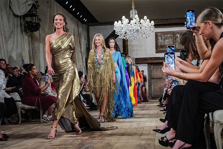 The Latest Fashion Week Trends at a Glance: What You Need to Know