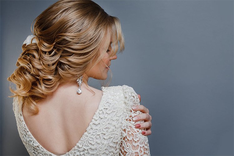Glamour's Guide to Timeless Beauty: Classic Looks That Never Go Out of Style