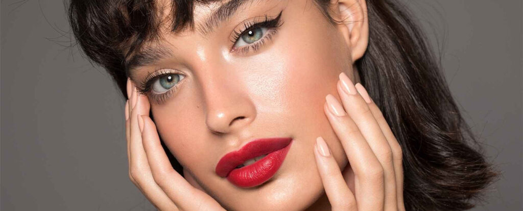How to Achieve Flawless Makeup: Tips and Tricks from the Pros