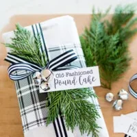 Christmas-gift-wrapping-ideas-200x300
